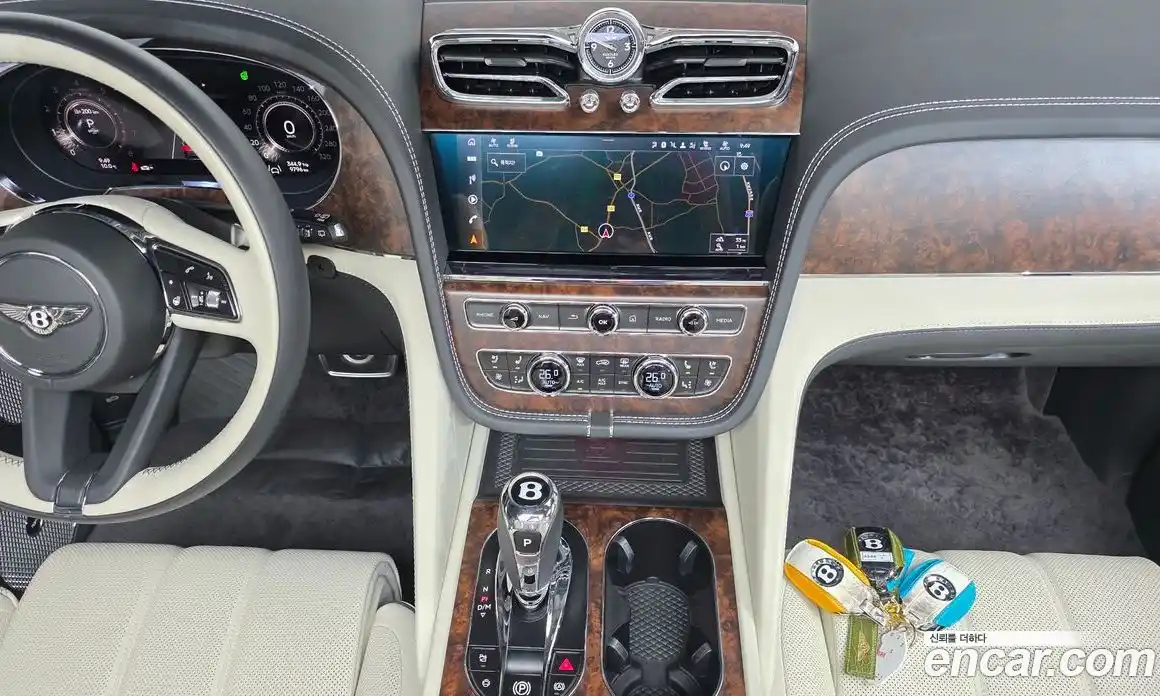 Bentley Bentayga 2025 4.0 гидро, фото 15