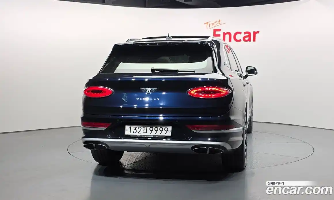 Bentley Bentayga 2025 4.0 гидро, фото 4