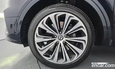 Bentley Bentayga 2025 4.0 гидро, миниатюра 5