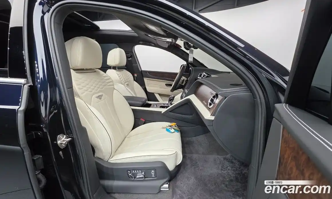 Bentley Bentayga 2025 4.0 гидро, фото 10