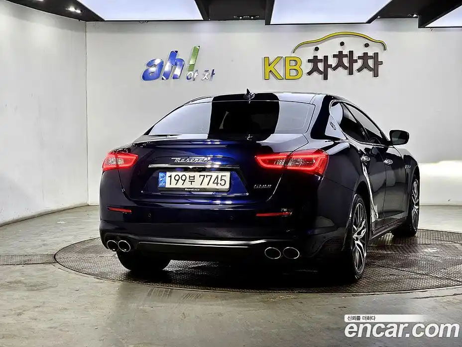 Maserati Ghibli 2018 3.0 гидро, фото 3
