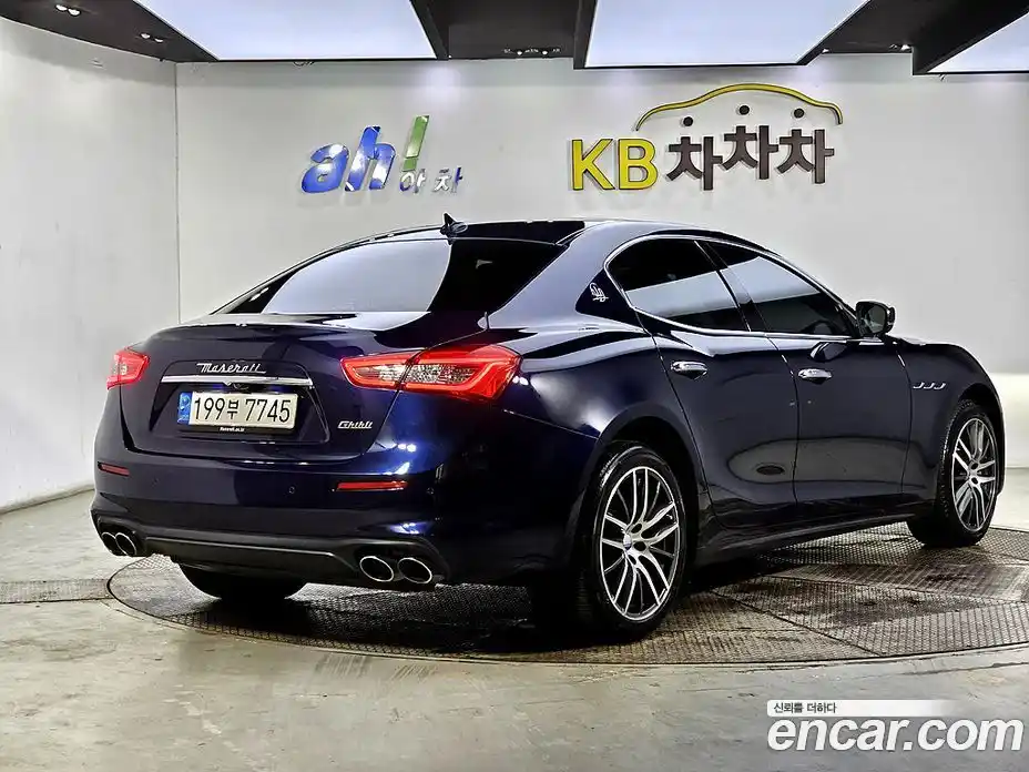 Maserati Ghibli 2018 3.0 гидро, фото 4