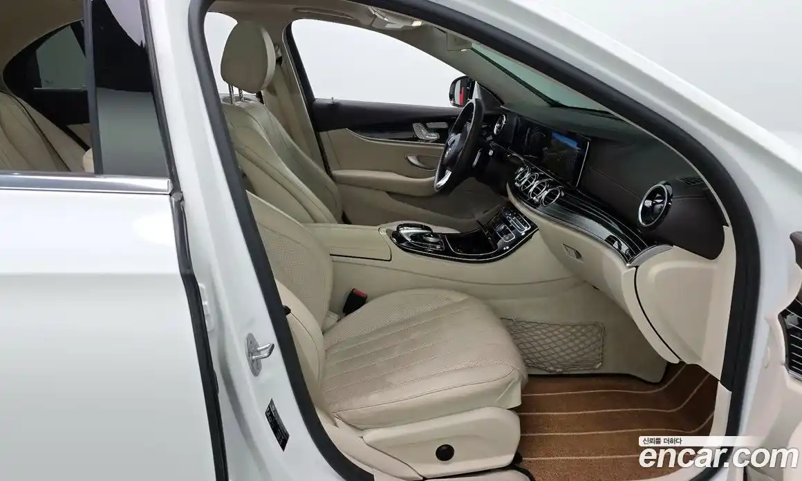 Mercedes-Benz E-Class 2018 3.0 гидро в Москве № 1249072, фото 16