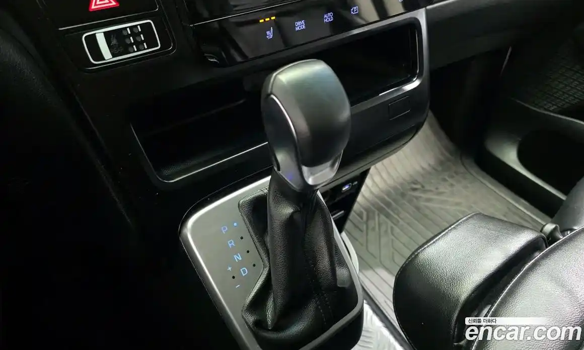 Hyundai Staria 2021 2.2 гидро в Москве № 126989, фото 9