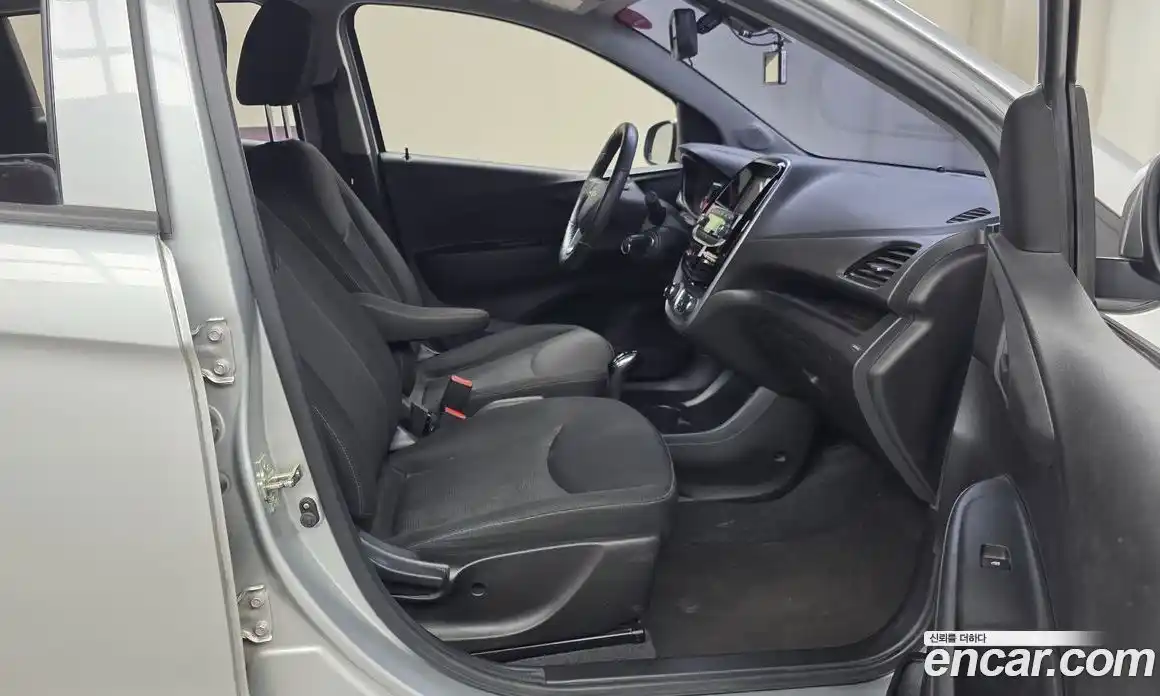 Chevrolet Spark 2015 1.0 гидро в Москве, фото 17