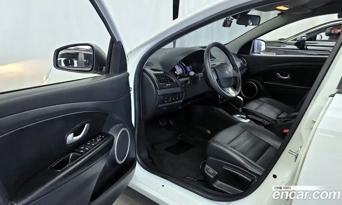 Renault SM3 2014 1.6 гидро в Москве № 1321400, фото 12