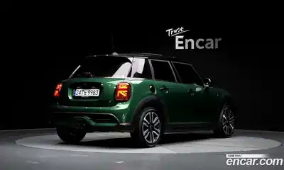 Mini Cooper 2023 2.0 гидро в Москве № 1323019, миниатюра 2