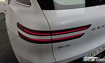 Genesis GV70 2023 2.5 гидро в Москве № 1343305, миниатюра 9