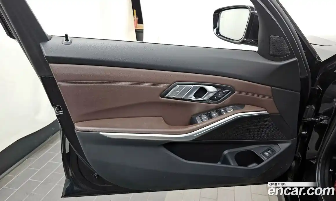 BMW 3-Series 2022 2.0 гидро, фото 14