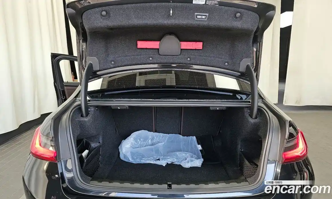 BMW 3-Series 2022 2.0 гидро, фото 32