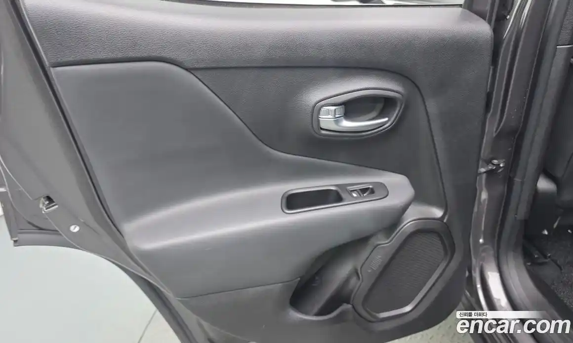 Jeep Renegade 2020 1.6 гидро в Москве № 1350600, фото 15