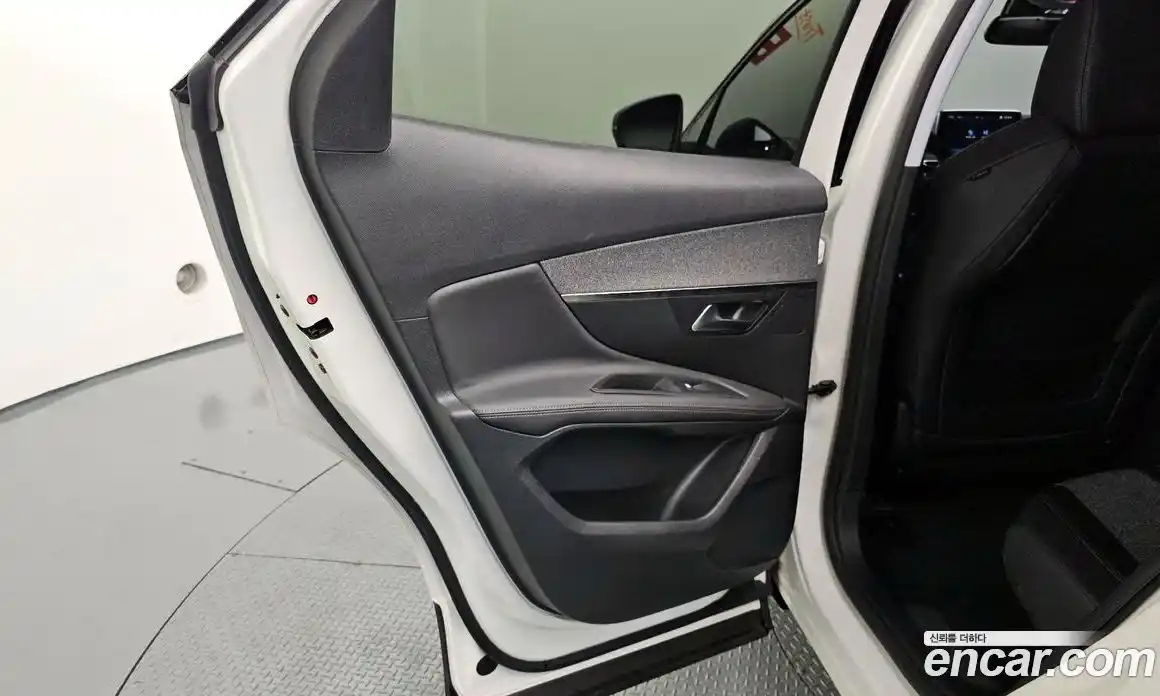 Peugeot 3008 2018 1.6 гидро в Москве, фото 15