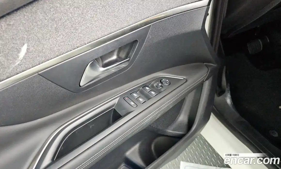 Peugeot 3008 2018 1.6 гидро в Москве, фото 30