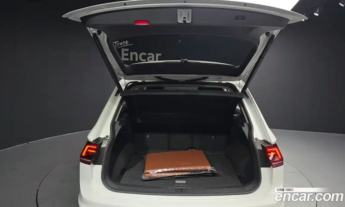 Volkswagen Tiguan 2020 2.0 гидро в Москве № 1405543, фото 26