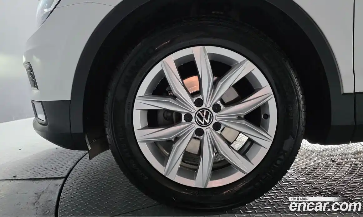Volkswagen Tiguan 2020 2.0 гидро в Москве № 1405543, фото 7