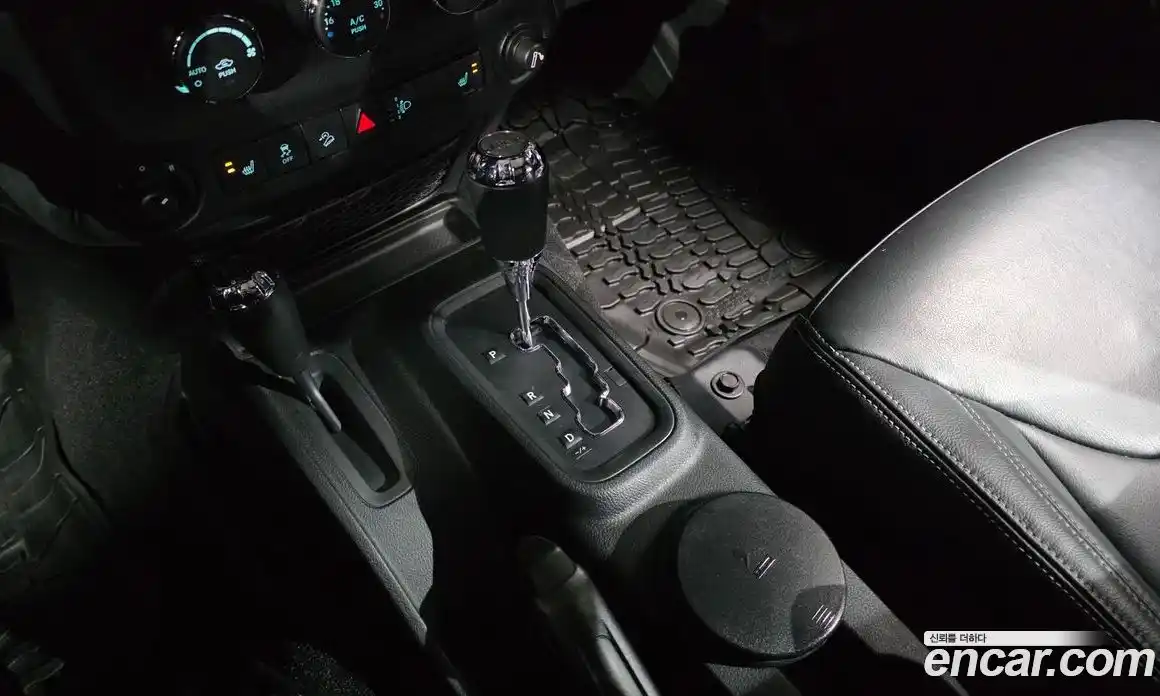 Jeep Wrangler 2017 3.6 гидро в Москве № 1405808, фото 12