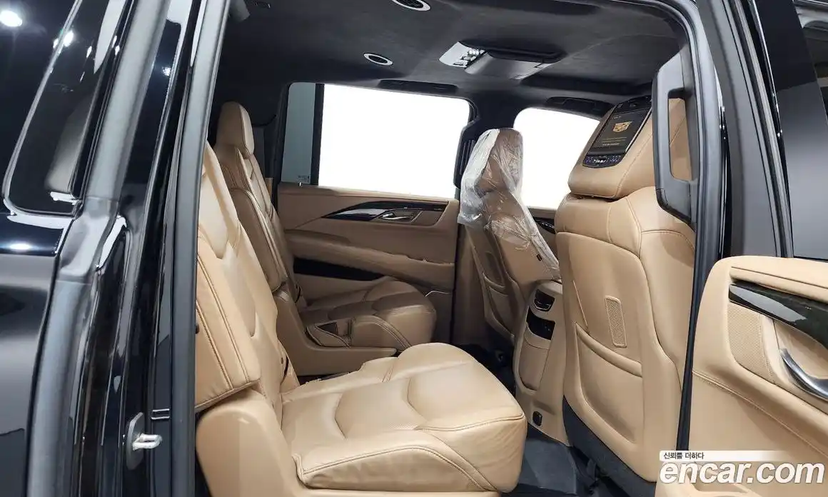 Cadillac Escalade 2019 6.2 гидро в Москве № 1406534, фото 17