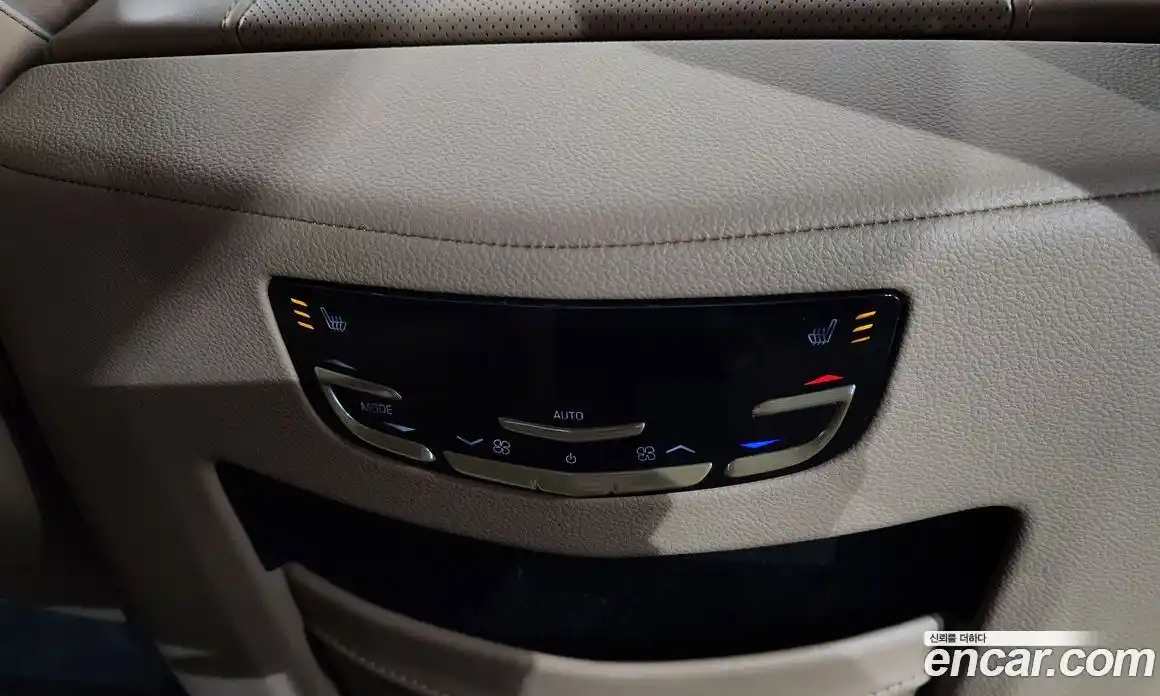 Cadillac Escalade 2019 6.2 гидро в Москве № 1406534, фото 24