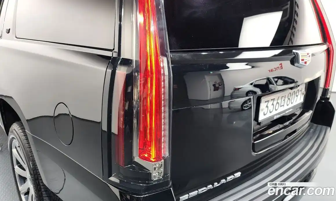 Cadillac Escalade 2019 6.2 гидро в Москве № 1406534, фото 9
