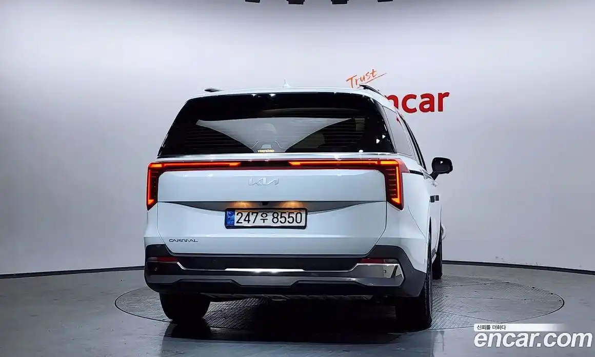 Kia Canival 2023 2.2 гидро в Москве № 1418303, фото 4