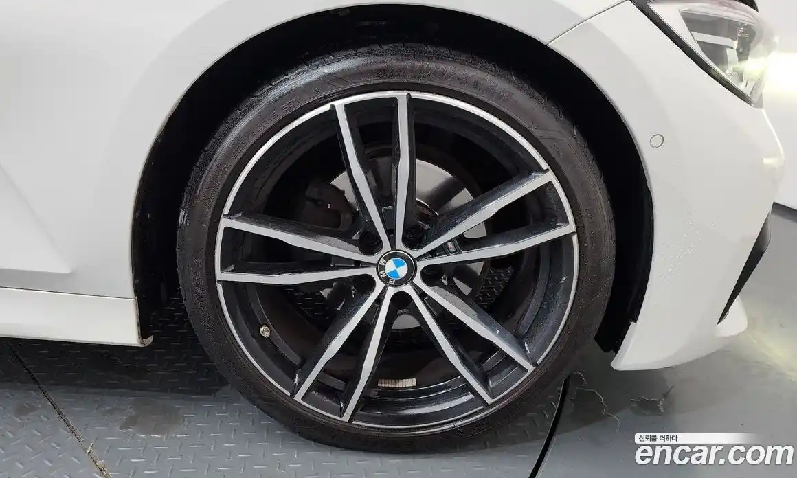 BMW 3-Series 2022 2.0 гидро, фото 7