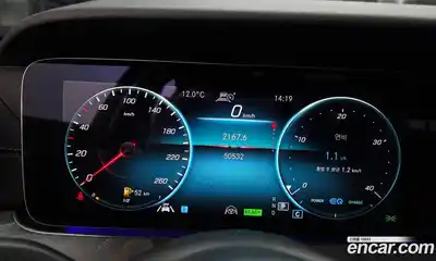Mercedes-Benz E-Class 2022 2.0 гидро в Москве № 1421808, миниатюра 11