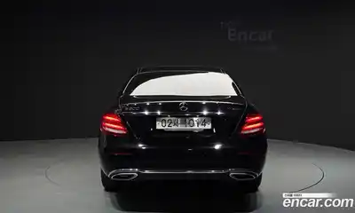Mercedes-Benz E-Class 2018 2.0 гидро в Москве № 1544949, миниатюра 4