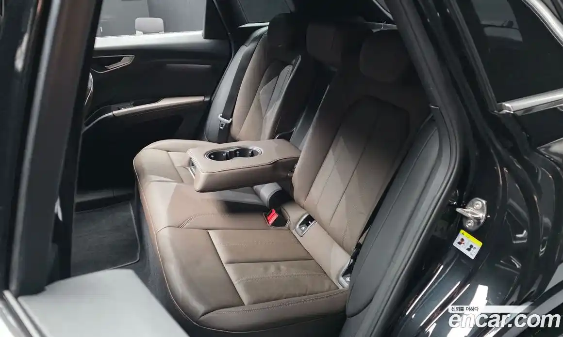 Audi Q4 e-tron 2022 0.2 гидро в Москве № 1546259, фото 16