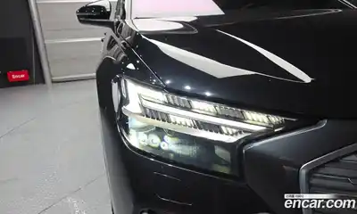 Audi Q4 e-tron 2022 0.2 гидро в Москве № 1546259, миниатюра 8