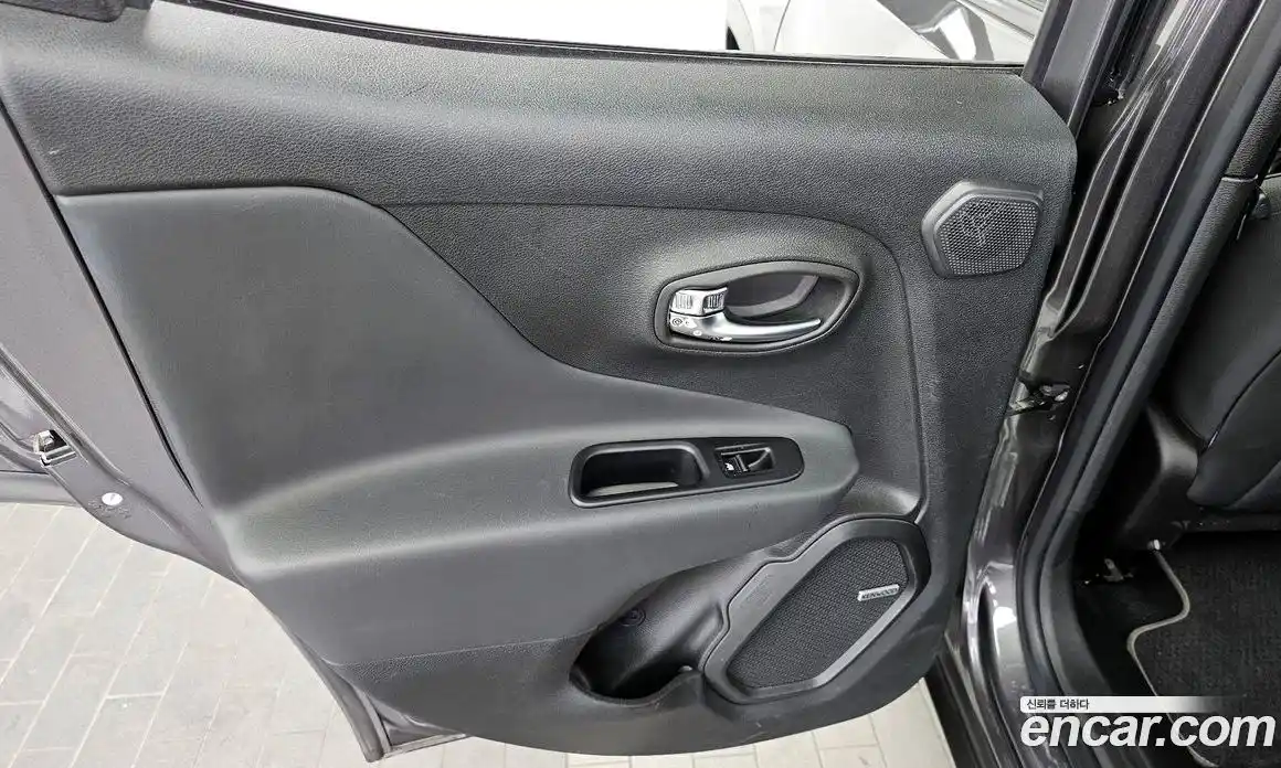 Jeep Renegade 2021 2.4 гидро в Москве № 1549746, фото 15