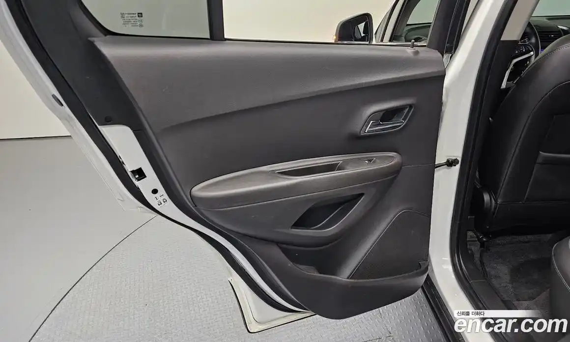 Chevrolet Trax 2015 1.4 гидро в Москве № 1614817, фото 15