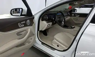 Mercedes-Benz E-Class 2017 2.0 гидро в Москве № 1617036, миниатюра 12