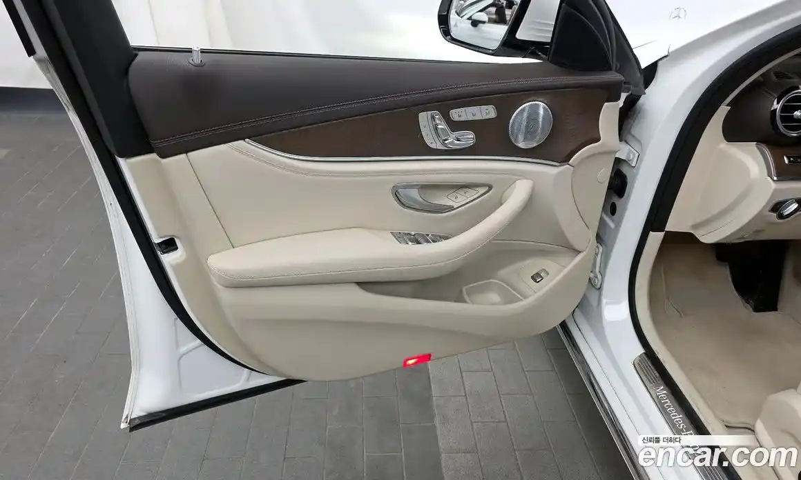 Mercedes-Benz E-Class 2017 2.0 гидро в Москве № 1617036, фото 13