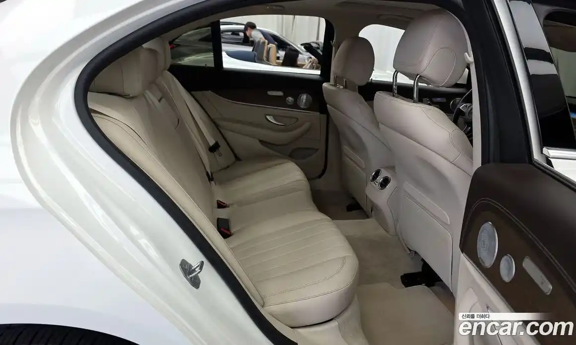 Mercedes-Benz E-Class 2017 2.0 гидро в Москве № 1617036, фото 16