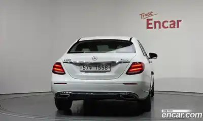 Mercedes-Benz E-Class 2017 2.0 гидро в Москве № 1617036, миниатюра 3