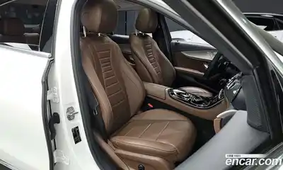 Mercedes-Benz E-Class 2018 2.0 гидро в Москве № 1617106, миниатюра 12