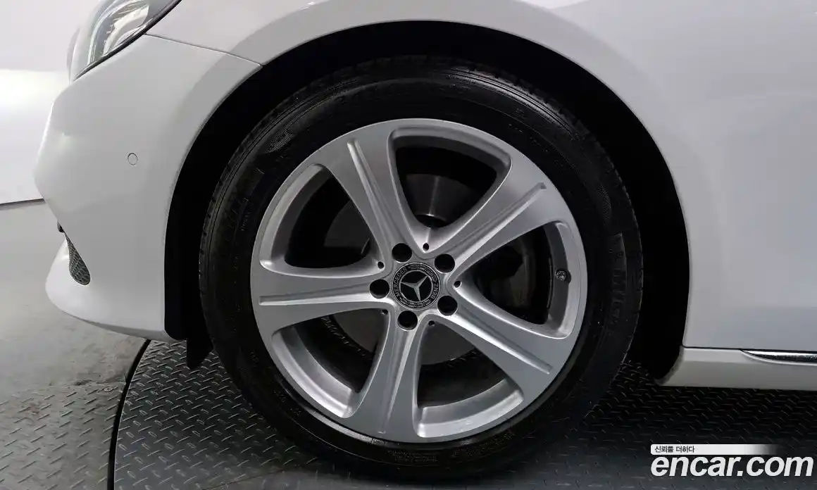 Mercedes-Benz E-Class 2018 2.0 гидро в Москве № 1617106, фото 4