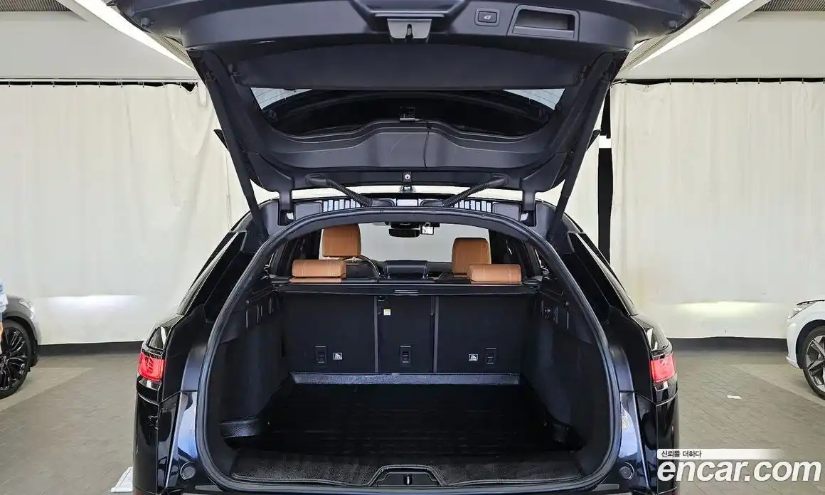 Land Rover Range-Rover Velar 2018 3.0 гидро в Москве № 1619682, фото 26