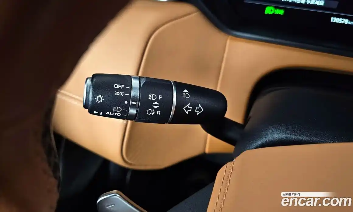 Land Rover Range-Rover Velar 2018 3.0 гидро в Москве № 1619682, фото 33