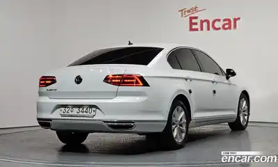 Volkswagen Passat 2018 2.0 гидро в Москве № 1623147, миниатюра 2