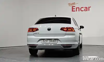 Volkswagen Passat 2018 2.0 гидро в Москве № 1623147, миниатюра 4