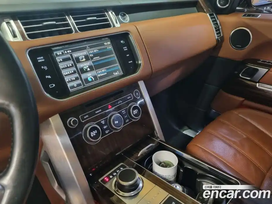 Land Rover Range-Rover 2015 4.4 гидро в Москве № 166917, фото 10
