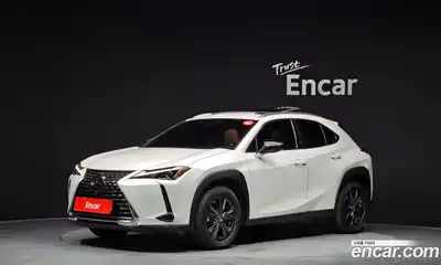 Lexus UX, 2024
