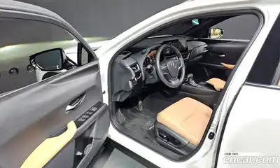 Lexus UX 2024 2.0 гидро в Москве № 168105, миниатюра 10