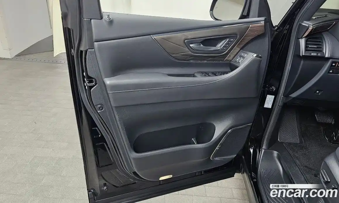 Toyota Alphard 2023 2.5 гидро в Москве № 1695773, фото 14