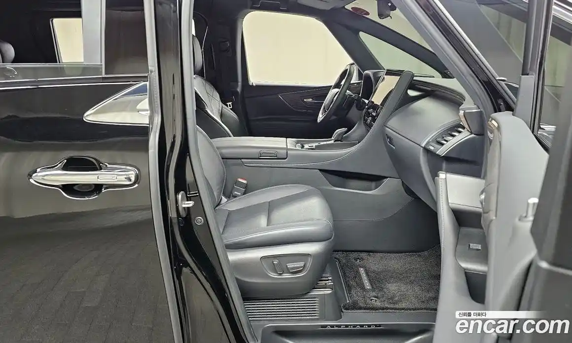 Toyota Alphard 2023 2.5 гидро в Москве № 1695773, фото 17