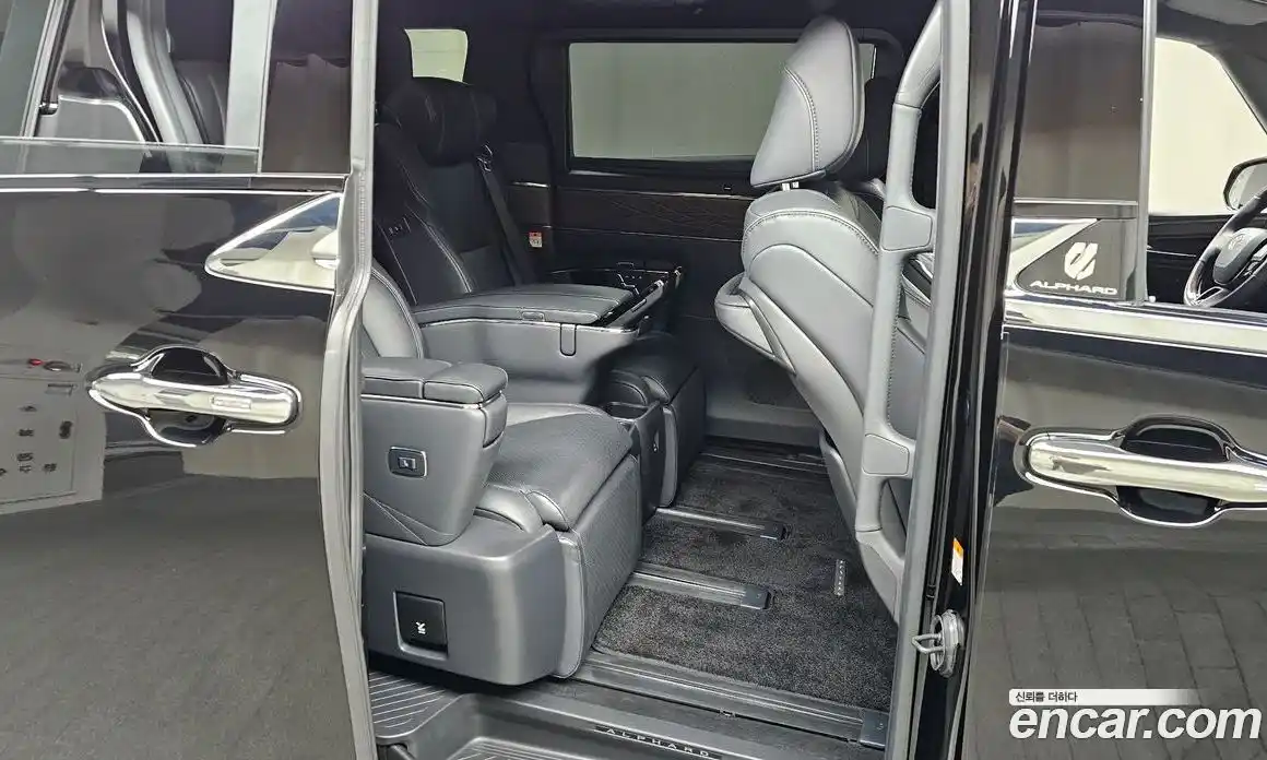 Toyota Alphard 2023 2.5 гидро в Москве № 1695773, фото 18