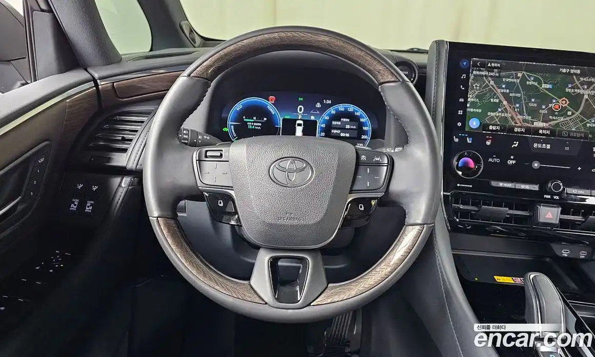 Toyota Alphard 2023 2.5 гидро в Москве № 1695773, фото 30