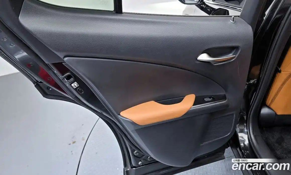 Lexus UX 2020 2.0 гидро в Москве № 1764894, фото 15