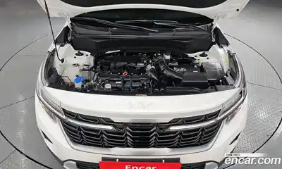 Kia Seltos 2023 1.6 гидро в Москве № 1831295, миниатюра 6